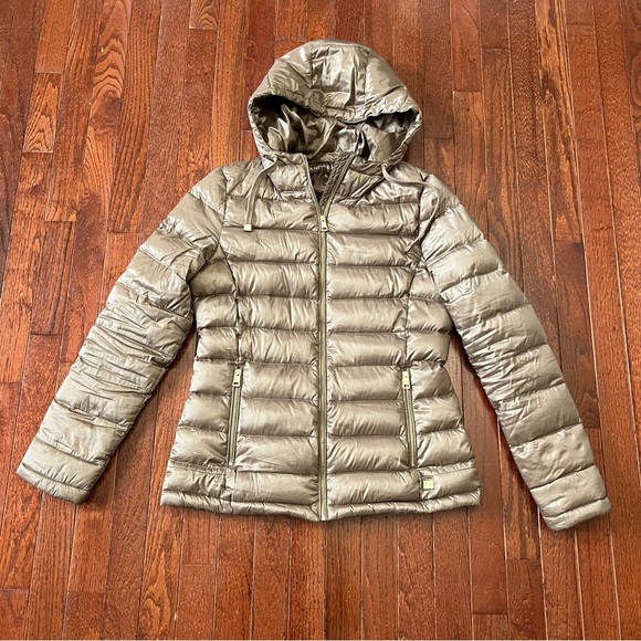 Andrew Marc champagne packable lightweight premium down puffer jacket - Picture 3 of 16